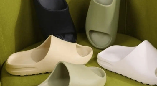 Présentation de différentes yeezy slide.