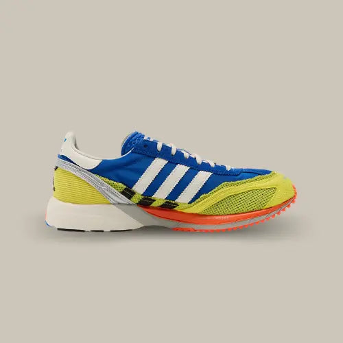 Vue latérale intérieure de la Adidas Adizero SL 72 Bad Bunny Blue – sneaker adidas rétro-performance aux teintes bleu royal, jaune néon et semelle orange, disponible chez Offsneakz.