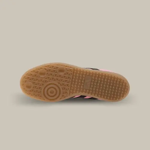 La semelle de la Adidas Samba Inter Miami CF Messi Pink en gomme de caoutchouc couleur marron.