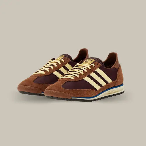 La Adidas SL 72 OG Preloved Brown incarne l'essence même du style rétro et de l'authenticité. Avec ses nuances riches de marron et de beige et ses détails en daim de qualité, cette sneaker est un hommage aux designs vintage qui ont marqué l'histoire d'Adidas. Dotée d'une tige en nylon respirant et de superpositions en daim, elle assure un look aussi élégant que confortable. La semelle extérieure crantée garantit une adhérence optimale, tandis que la semelle intermédiaire amortie apporte un confort.