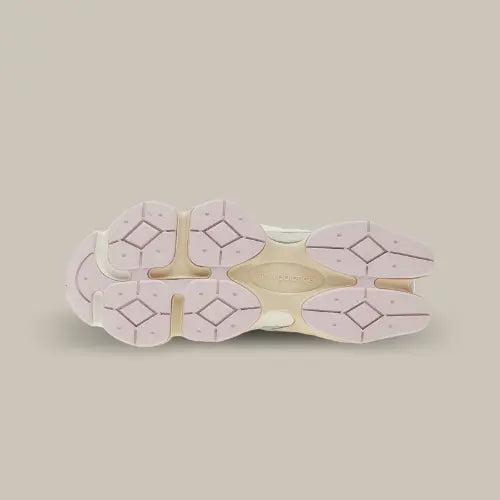 La semelle futuriste de la New Balance 9060 Grey Matter de couelur grise.