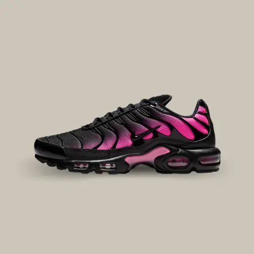 Nike Air Max Plus TN Black Hyper Pink – sneaker emblématique au dégradé rose et noir, disponible sur Offsneakz.
