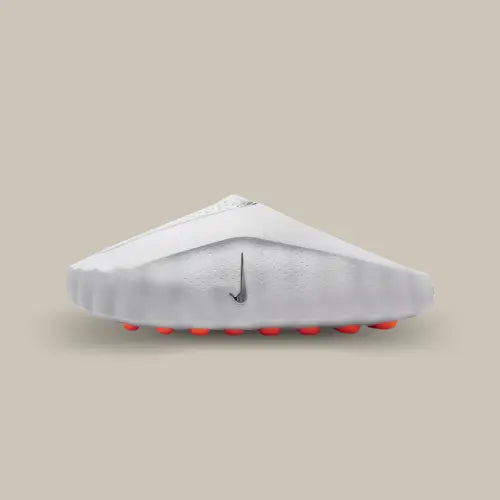 Nike Mind 001 Slide Light Smoke Grey avec Swoosh chromé vue extérieure – Offsneakz
