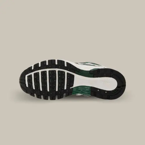 La semelle de la Nike P-6000 Fir de couleur noir et verte.