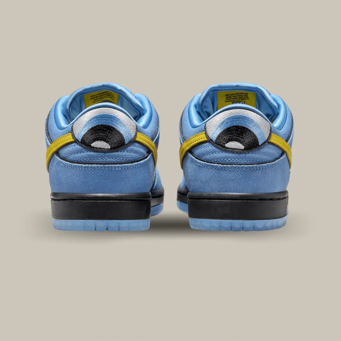 Les talons de la Nike SB Dunk Low The powerpuff Bubble avec les yeux de Bubbles (Bulle)