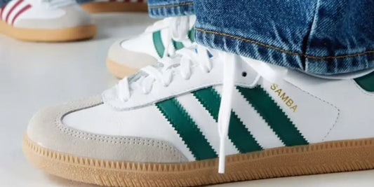 Une Adidas Samba verte