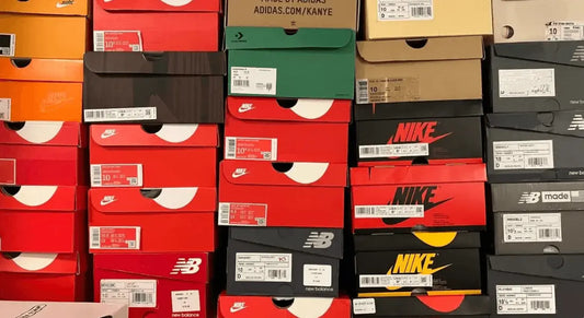 image de présentation de l'article de blog "wethenew : les alternatives à tester" avec de nombreuses boites de paires de sneakers