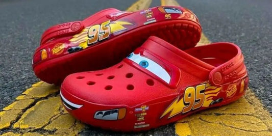 Crocs Classic Clog Cars Lightning McQueen : la collab qui fait vrombir le style