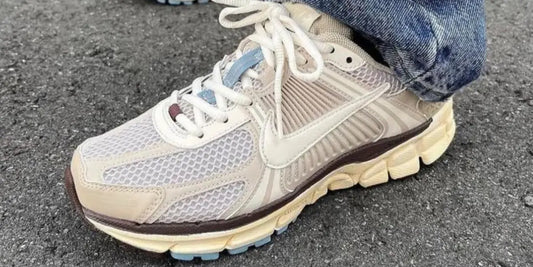 Nike Zoom Vomero 5 Oatmeal : la sneaker beige qui traverse les tendances