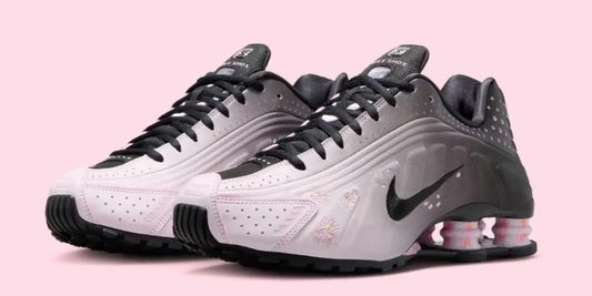 Nike Shox R4 Sakura : La paire qui fait fleurir ton style 🌸