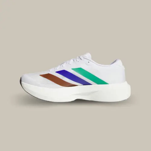 Adidas Adizero Evo SL Pharrell Humanrace White vue du profil opposé avec design running blanc et trois bandes multicolores Pharrell Humanrace. Disponible sur Offsneakz.