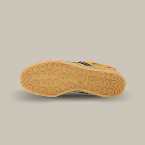 Semelle gomme de la Adidas Gazelle Indoor x Bad Bunny Solar Gold KI2592, vue de dessous – sneaker disponible sur OFFSNEAKZ.