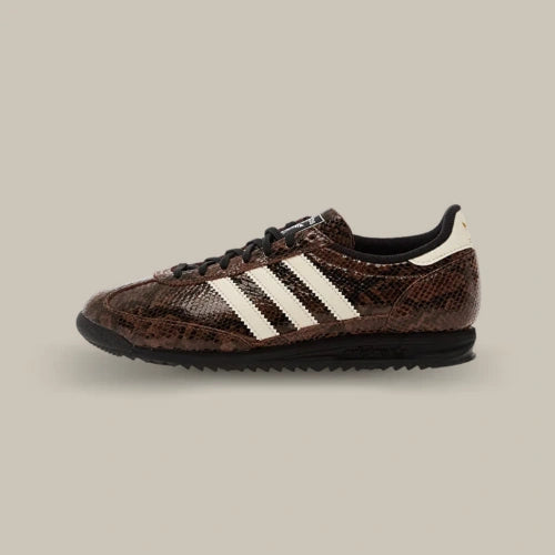 Adidas SL 72 OG Snakeskin Preloved Brown à finition peau de serpent marron avec bandes crème, vue latérale – disponible sur OFFSNEAKZ.