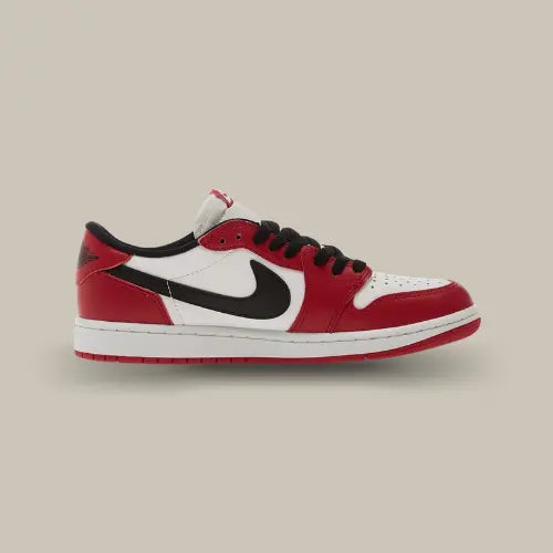 Air Jordan 1 Retro Low OG Chicago profil intérieur, coloris Chicago rouge blanc noir chez Offsneakz.