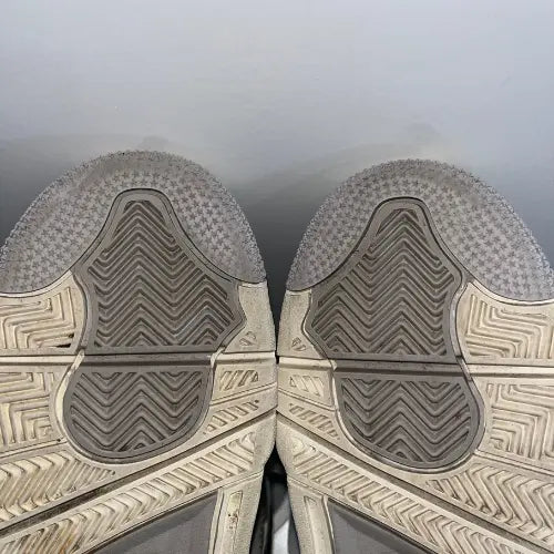 Semelle de la Air Jordan 4 Frozen Moments seconde main Offsneakz
