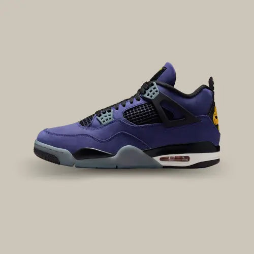 Air Jordan 4 Retro Lakers vue latérale extérieure violet et noir – Offsneakz