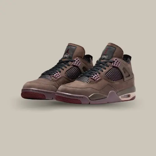 La Air Jordan 4 Retro OG SP A Ma Maniére Dark Mocha vue de trois quart. Disponible sur Offsneakz.