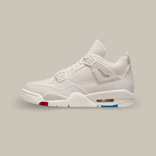 Air Jordan 4 Sail Canvas vue de profil avec empeigne en toile écrue, détails ton sur ton, semelle Sail et unité Air visible. Disponible sur Offsneakz.