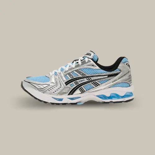 ASICS Gel-Kayano 14 Arctic Sky Pure Silver – sneaker running rétro au coloris bleu arctique et argent, associant maille respirante et superpositions argentées pour un style streetwear performant et tendance. Disponible sur Offsneakz.