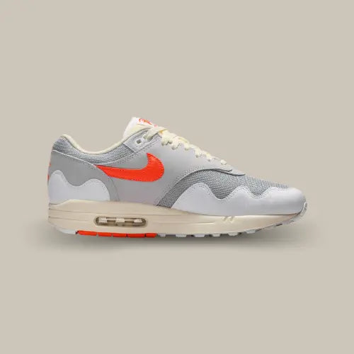 Nike Air Max 1 Patta Waves White Hyper Crimson vue latérale intérieure – Offsneakz