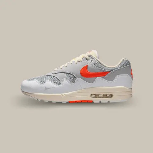 Nike Air Max 1 Patta Waves White Hyper Crimson vue latérale intérieure – Offsneakz