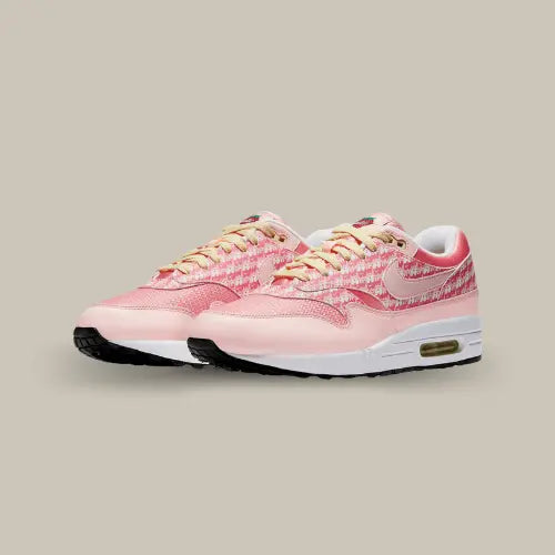 Nike air max strawberry hotsell