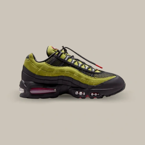 Nike Air Max 95 Big Bubble x Aya Brown Atomic Green and Black verte et noire avec unités Air rouges, vue de profil – disponible sur OFFSNEAKZ.