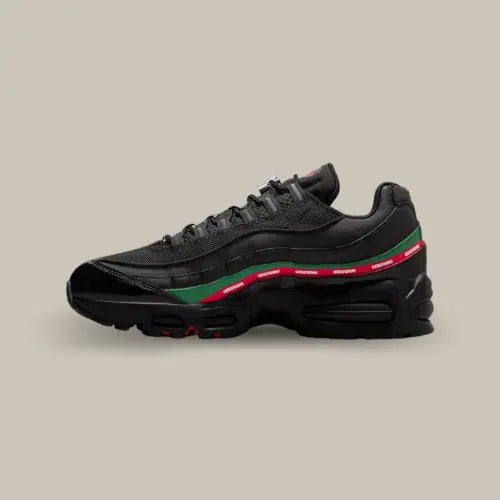 Nike Air Max 95 SP Undefeated Black avec détails Undefeated verts et rouges - Offsneakz