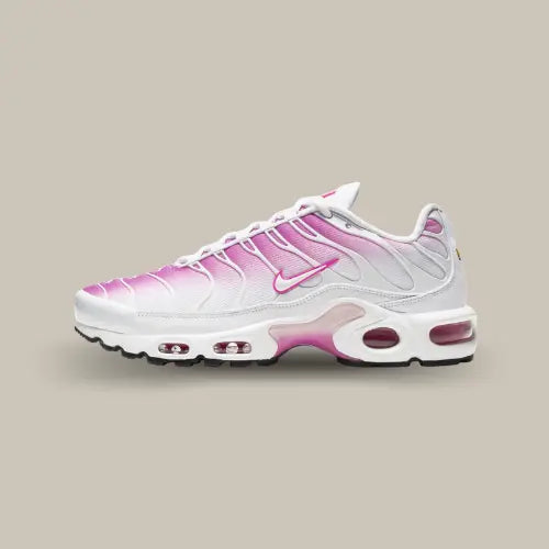 Nike Air Max Plus Pink Fade vue de profil extérieur avec dégradé rose et blanc - Offsneakz