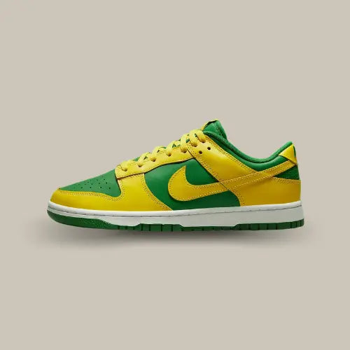 Nike Dunk Low Brazil vue latérale extérieure jaune et verte sur Offsneakz