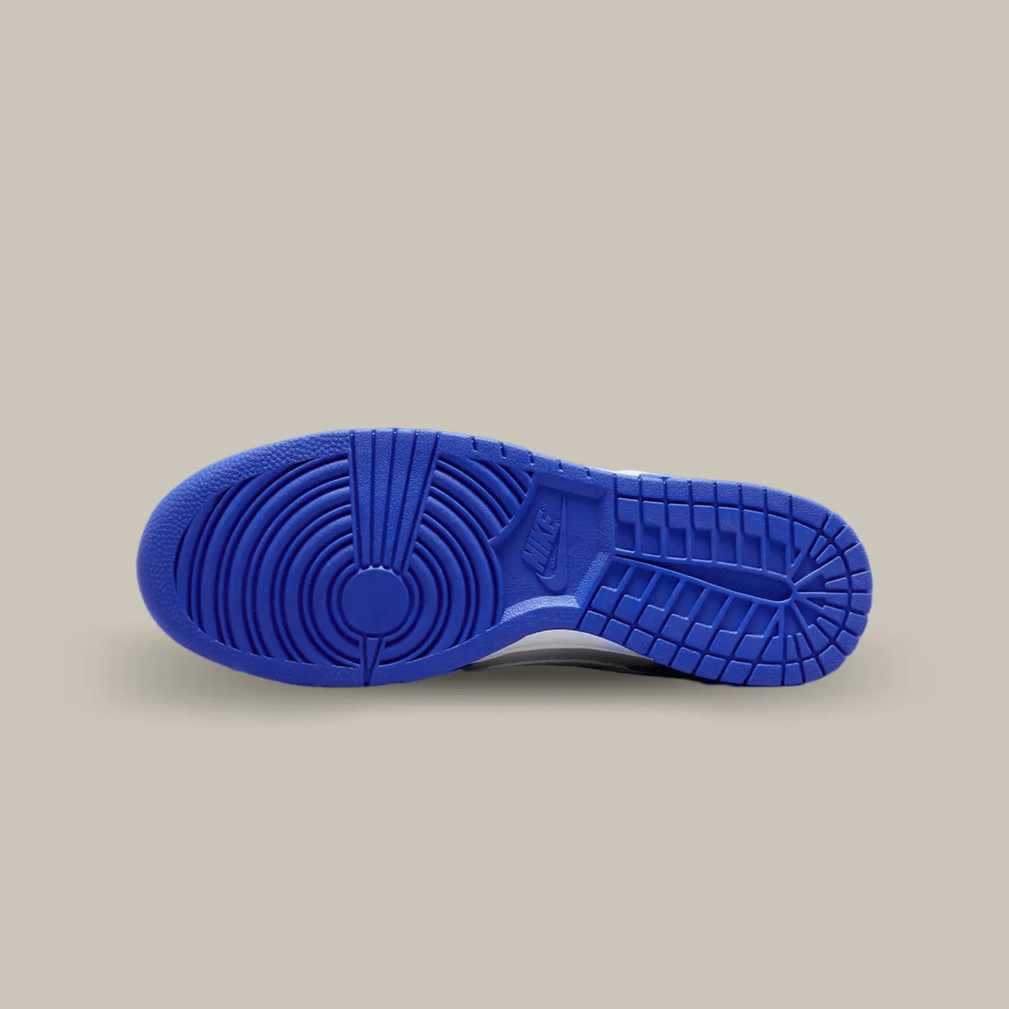 La semelle de la Nike Dunk Low Kentucky Alternate de couleur bleu.