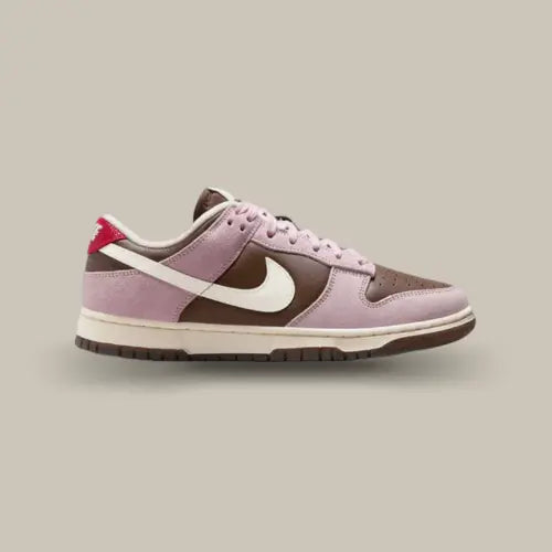 Nike Dunk Low Neapolitan vue latérale droite - édition tendance de la Dunk Low avec coloris gourmand.