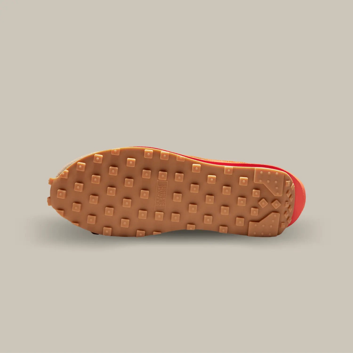 La semelle Semelle de couleur marron orangé de la Nike LD Waffle Sacai Clot Net Orange Blaze