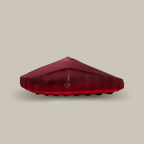 Nike Mind 001 Slide Team Red University Red avec Swoosh chromé vue extérieure – Offsneakz