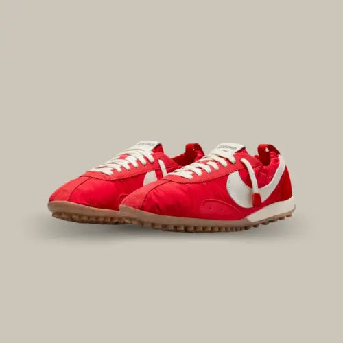 Nike Moon Shoe SP Jacquemus University Red – collaboration entre Jacquemus et Nike au style audacieux et élégant, en vente sur Offsneakz.