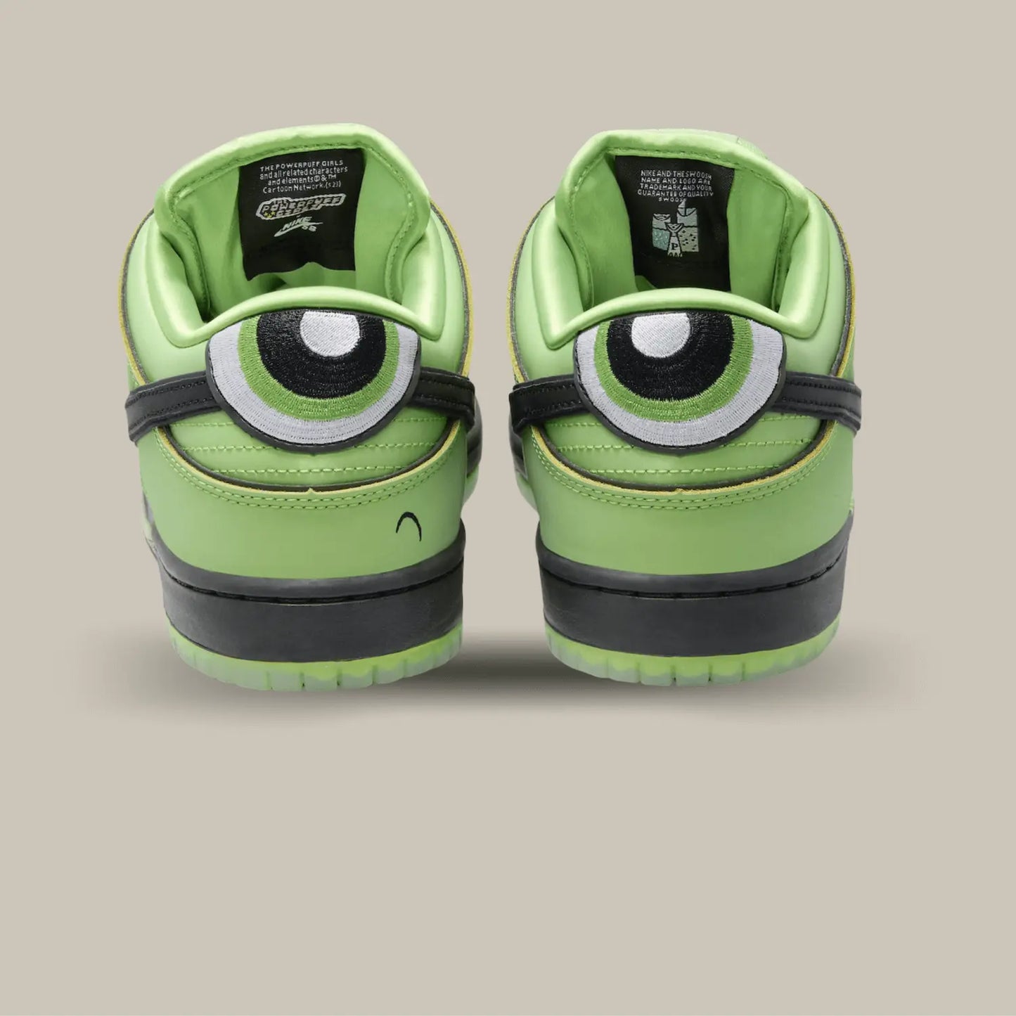 Les talons de la Nike SB Dunk Low The powerpuff Buttercup avec les yeux de Buttercup (Rebelle)