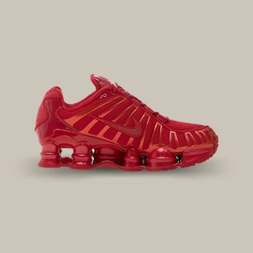 Nike Shox TL Gym Red White entièrement rouge avec Swoosh ton sur ton et amorti Shox, vue latérale – OFFSNEAKZ.