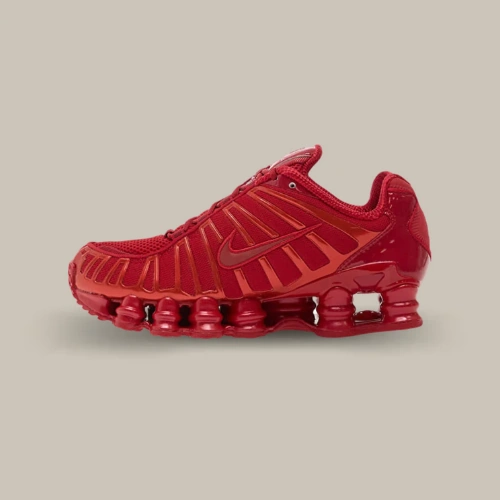 Nike Shox TL Gym Red White rouge monochrome avec colonnes Nike Shox intégrales, vue de profil – disponible sur OFFSNEAKZ.
