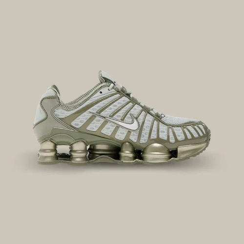 Nike Shox TL Light Army en mesh blanc avec cage vert sauge métallisé et colonnes Nike Shox, vue de profil – OFFSNEAKZ.