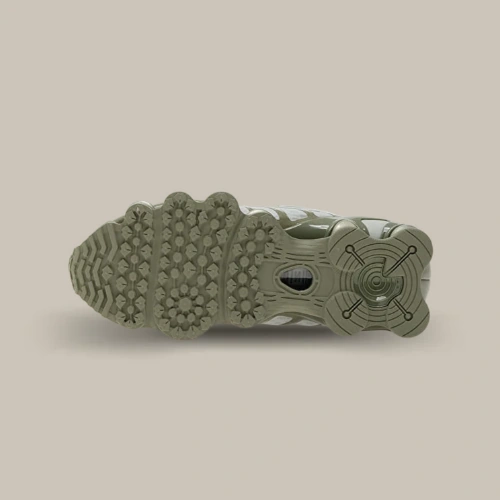 Semelle extérieure de la Nike Shox TL Light Army vert Light Army avec système Shox visible, vue de dessous – disponible sur OFFSNEAKZ.