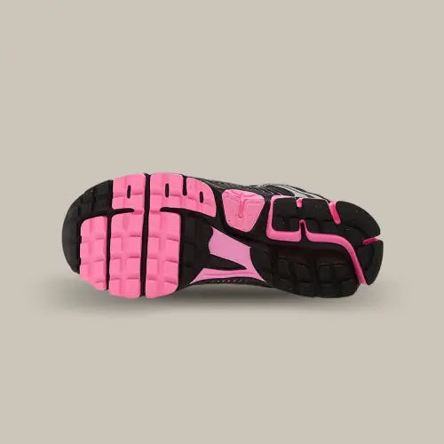 Semelle extérieure Nike Zoom Vomero 5 Pink Spell Black noire et rose avec zones d’adhérence segmentées.