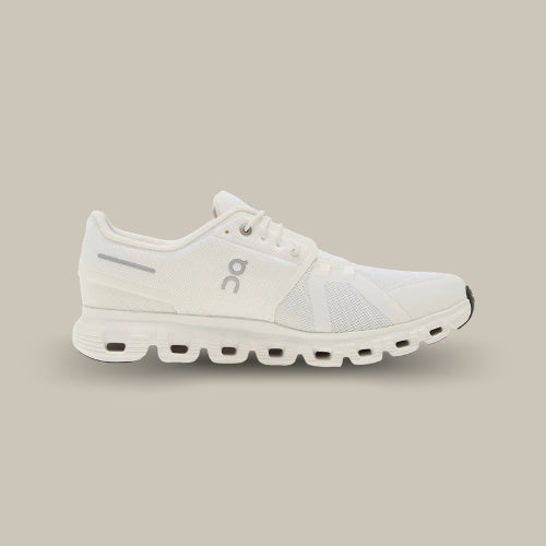 Profil de la ON Running Cloud 6 All White au design minimaliste et semelle CloudTec® - Offsneakz.