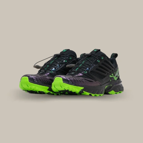 Paire de Salomon ACS NEXXT x Feid The Green Star noire et Green Gecko, vue de trois quarts – sneakers Feid sur OFFSNEAKZ.