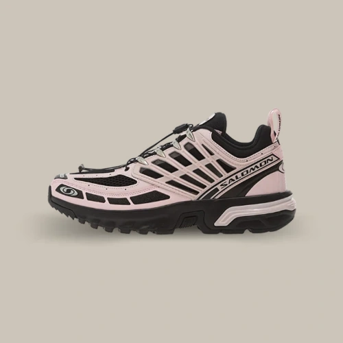 Salomon ACS Pro Black Icy Pink rose et noire avec système QuickLACE, vue de profil extérieur – disponible sur OFFSNEAKZ.