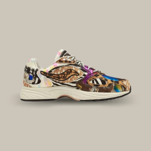Saucony Grid Jazz 9 x Westside Gunn Awesome God avec motifs animaliers et détails rose, bleu et violet, vue de profil – OFFSNEAKZ.