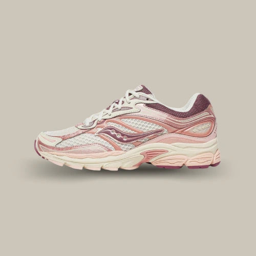 Saucony ProGrid Omni 9 Ivory Peony ivoire et rose – sneaker rétro running Y2K vue de profil. Disponible sur Offsneakz.
