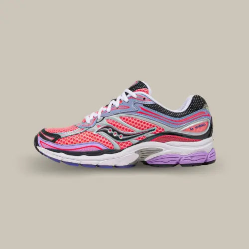 Profil de la Saucony ProGrid Omni 9 Pink Purple au design running rétro Y2K - Offsneakz.
